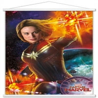 Кинематографична вселена на Марвел-Капитан Марвел - енергиен плакат за стена с дървена магнитна рамка, 22.375 34